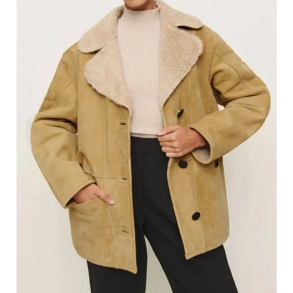 New-Reformation
Veda Luca Suede shearing coat
Parmesan Suede - Picture 1 of 16